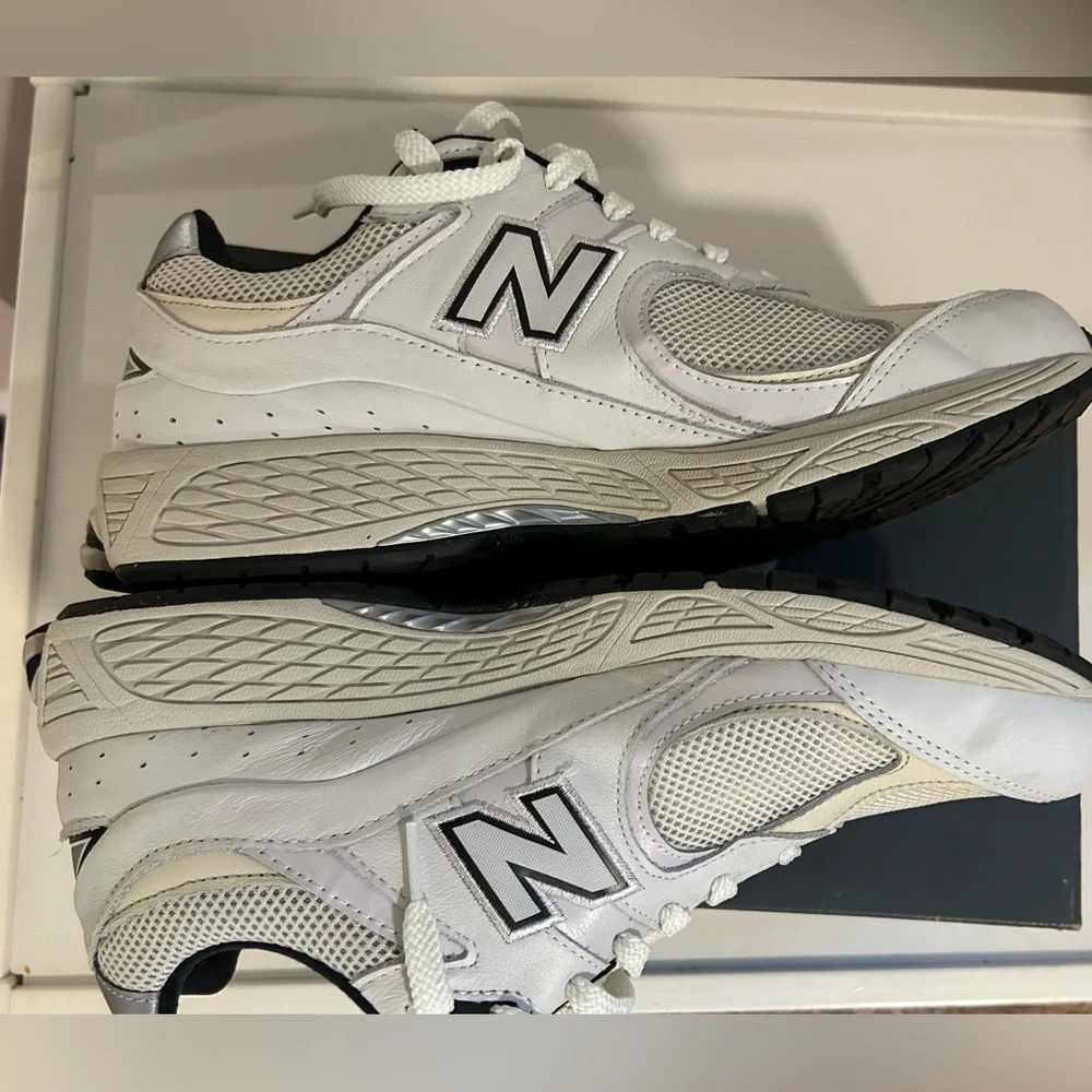 New Balance ML2002RQ size 12 mens sneakers - Picture 5 of 5